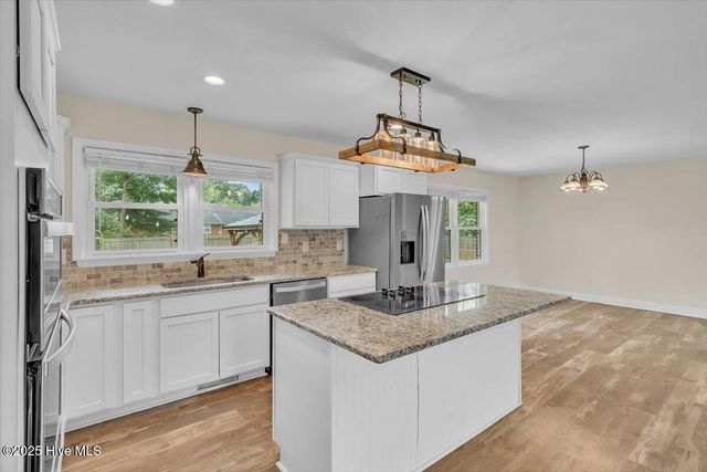 211 Fenton Place, Jacksonville, NC 28540