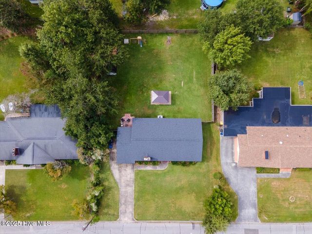 211 Fenton Place, Jacksonville, NC 28540