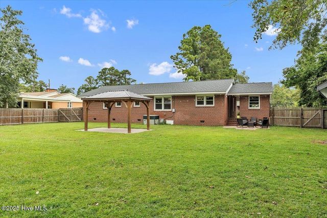 211 Fenton Place, Jacksonville, NC 28540