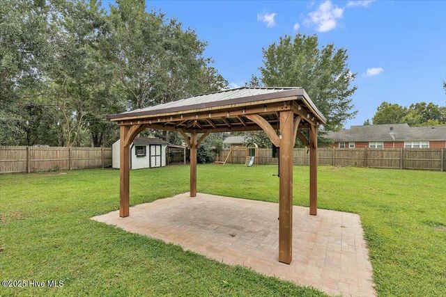 211 Fenton Place, Jacksonville, NC 28540