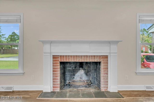 211 Fenton Place, Jacksonville, NC 28540