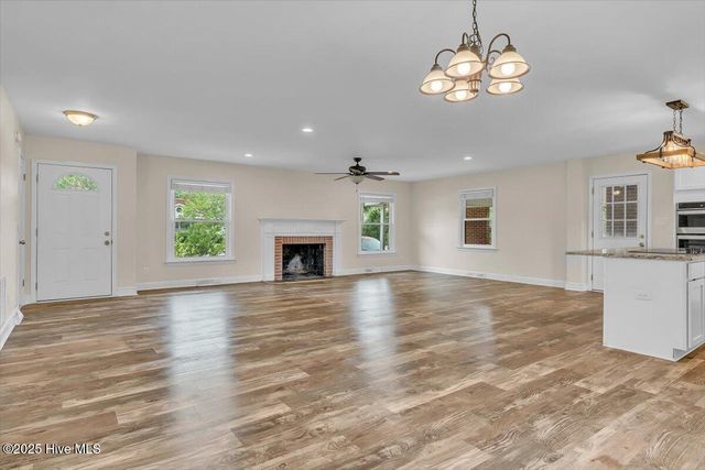 211 Fenton Place, Jacksonville, NC 28540