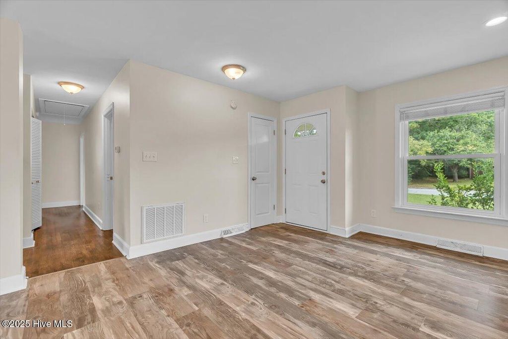 211 Fenton Place, Jacksonville, NC 28540