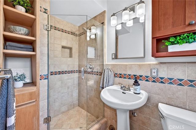 1962 Fullerton Avenue, Costa Mesa, CA 92627