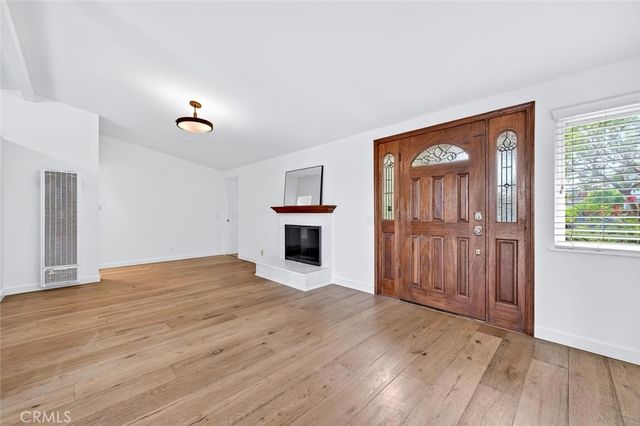 1962 Fullerton Avenue, Costa Mesa, CA 92627