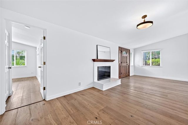 1962 Fullerton Avenue, Costa Mesa, CA 92627