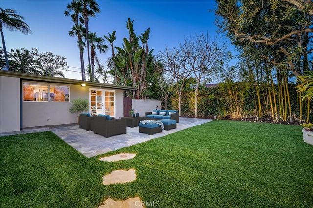 1962 Fullerton Avenue, Costa Mesa, CA 92627