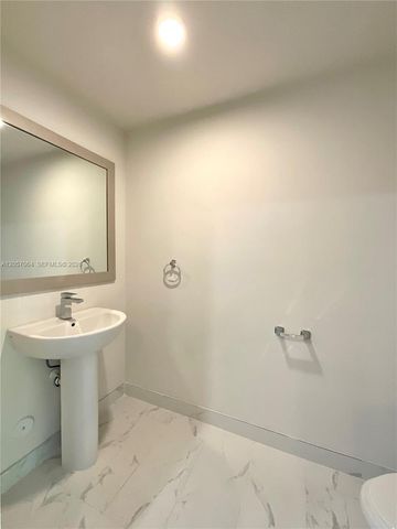 2555 NE 193rd Street 2206, Miami, FL 33180