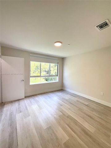 2555 NE 193rd Street 2206, Miami, FL 33180