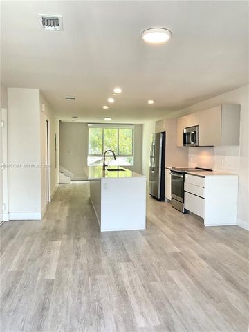 2555 NE 193rd Street 2206, Miami, FL 33180