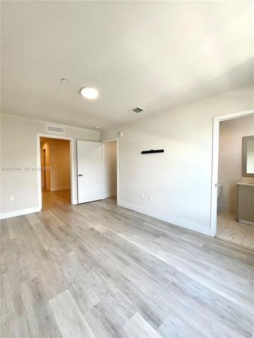 2555 NE 193rd Street 2206, Miami, FL 33180
