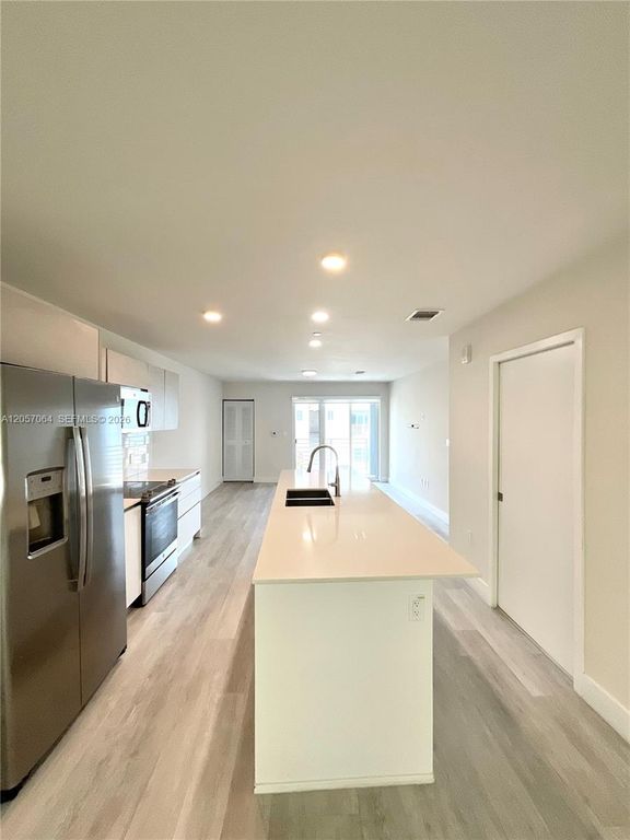 2555 NE 193rd Street 2206, Miami, FL 33180