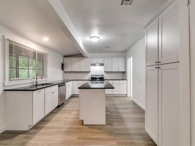 1601 W Harrison Avenue, Guthrie, OK 73044