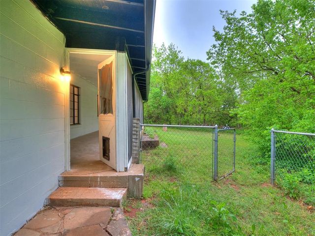 1601 W Harrison Avenue, Guthrie, OK 73044