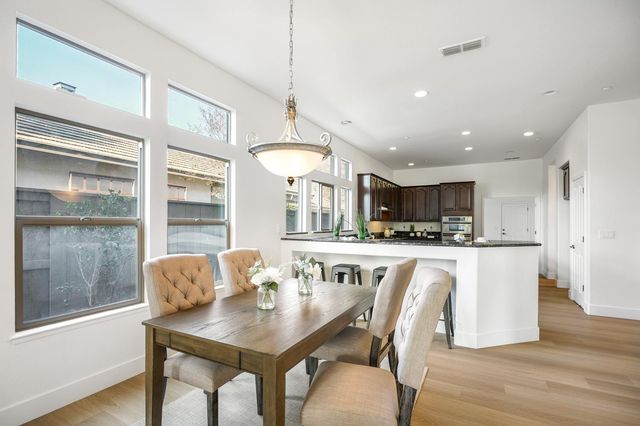 1009 Fountain Dr, West Sacramento, CA 95605