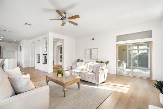 1009 Fountain Dr, West Sacramento, CA 95605