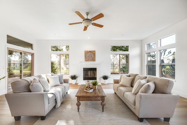 1009 Fountain Dr, West Sacramento, CA 95605