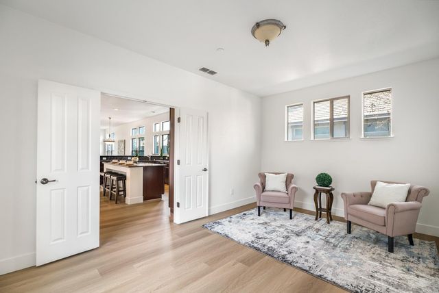 1009 Fountain Dr, West Sacramento, CA 95605