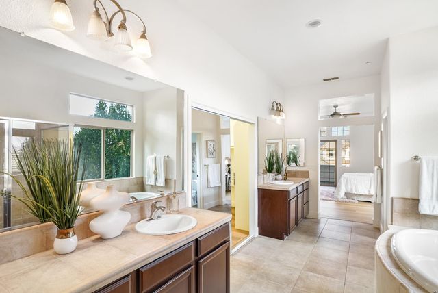 1009 Fountain Dr, West Sacramento, CA 95605