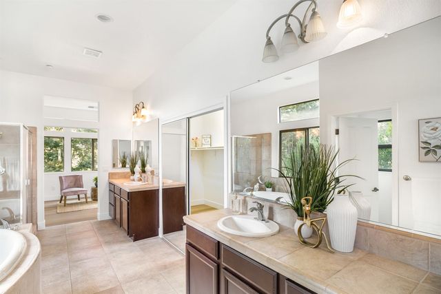 1009 Fountain Dr, West Sacramento, CA 95605