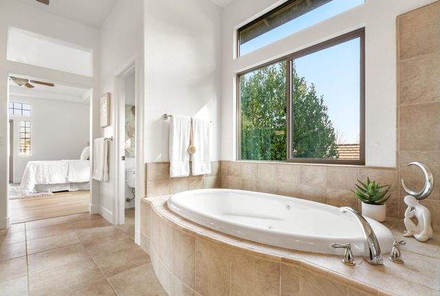 1009 Fountain Dr, West Sacramento, CA 95605