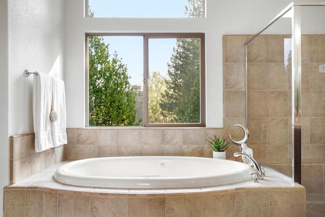 1009 Fountain Dr, West Sacramento, CA 95605