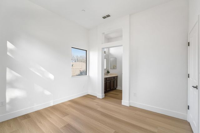 1009 Fountain Dr, West Sacramento, CA 95605