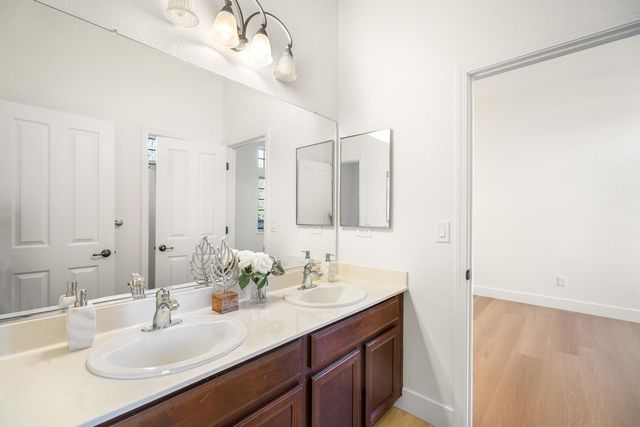 1009 Fountain Dr, West Sacramento, CA 95605