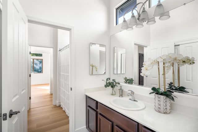 1009 Fountain Dr, West Sacramento, CA 95605