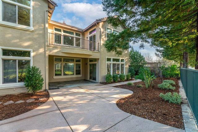 1009 Fountain Dr, West Sacramento, CA 95605