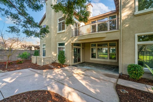 1009 Fountain Dr, West Sacramento, CA 95605