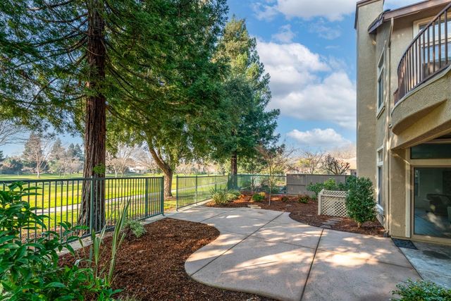 1009 Fountain Dr, West Sacramento, CA 95605