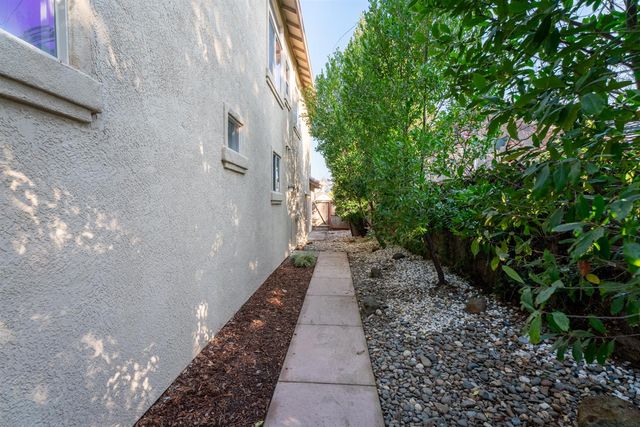 1009 Fountain Dr, West Sacramento, CA 95605