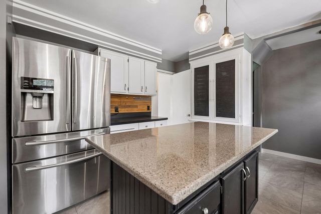 2011 Vincent Avenue N, Minneapolis, MN 55411