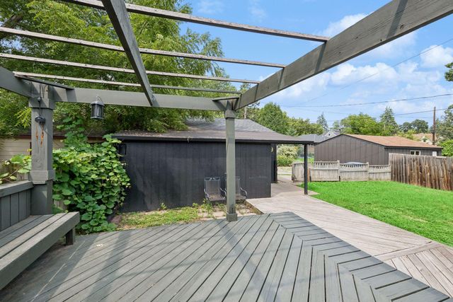 2011 Vincent Avenue N, Minneapolis, MN 55411