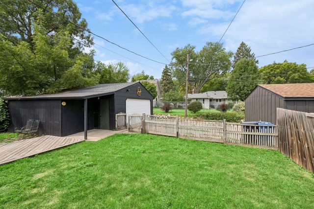 2011 Vincent Avenue N, Minneapolis, MN 55411