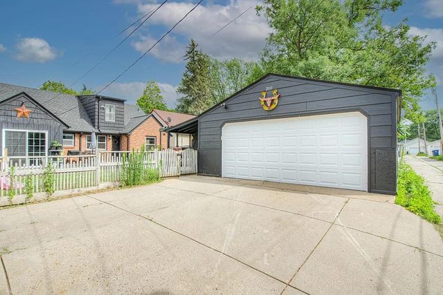 2011 Vincent Avenue N, Minneapolis, MN 55411
