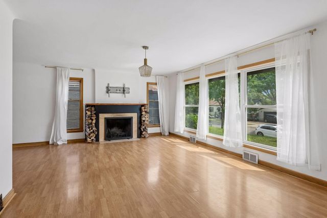 2011 Vincent Avenue N, Minneapolis, MN 55411