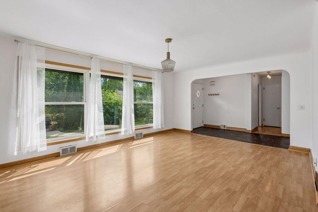 2011 Vincent Avenue N, Minneapolis, MN 55411
