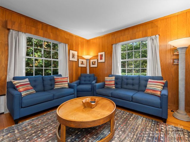 7 Park Road, Asheville, NC 28803