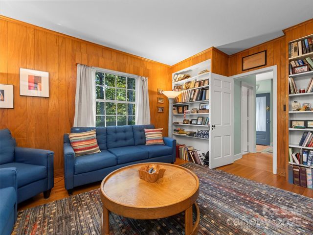 7 Park Road, Asheville, NC 28803