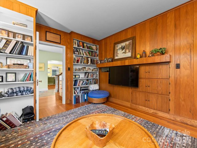 7 Park Road, Asheville, NC 28803