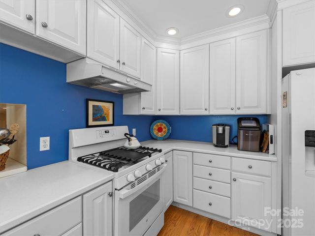 7 Park Road, Asheville, NC 28803