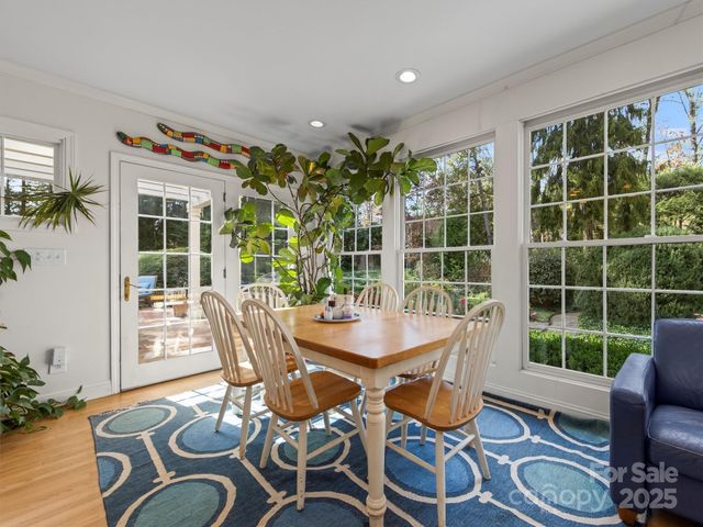 7 Park Road, Asheville, NC 28803