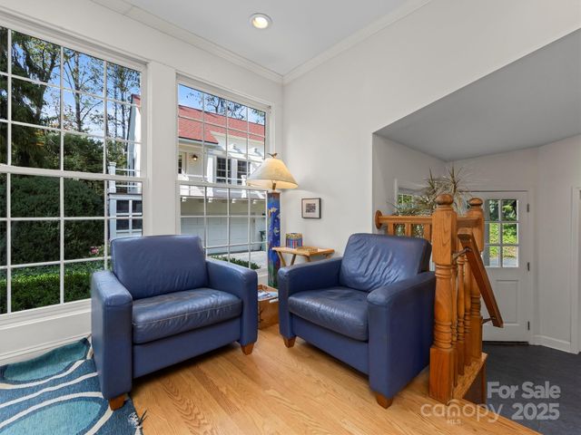 7 Park Road, Asheville, NC 28803