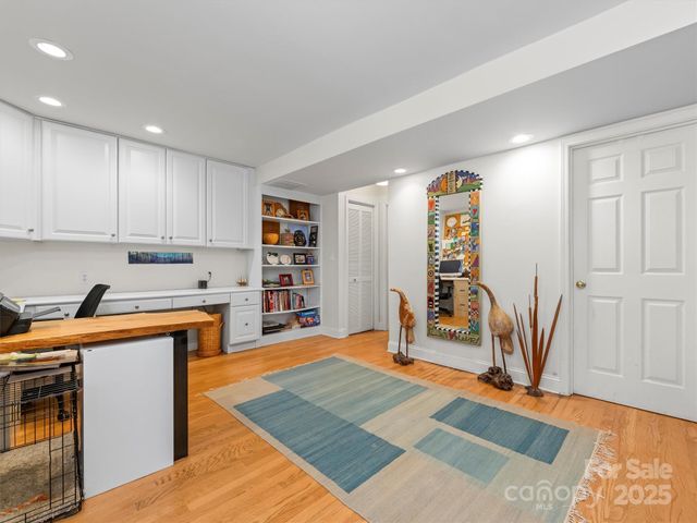 7 Park Road, Asheville, NC 28803