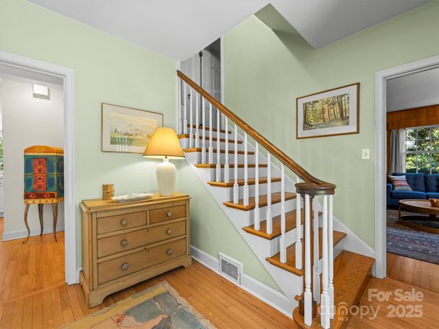 7 Park Road, Asheville, NC 28803
