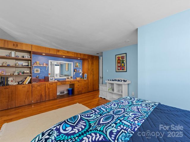 7 Park Road, Asheville, NC 28803