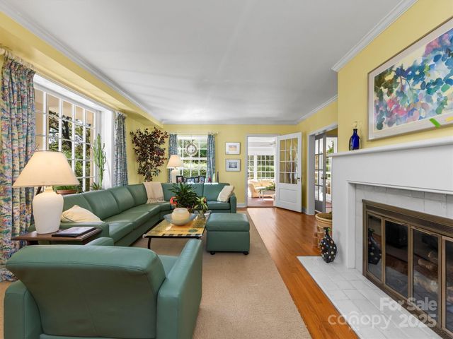 7 Park Road, Asheville, NC 28803