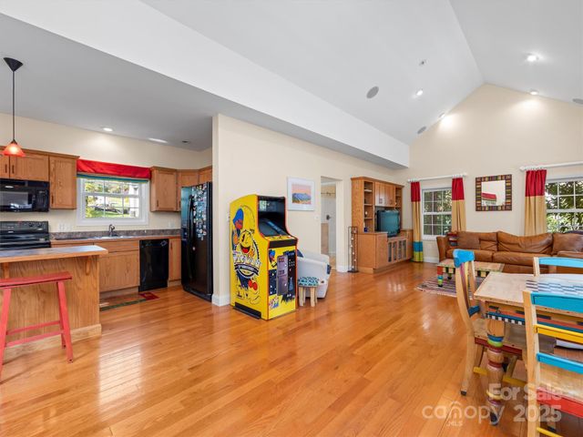 7 Park Road, Asheville, NC 28803